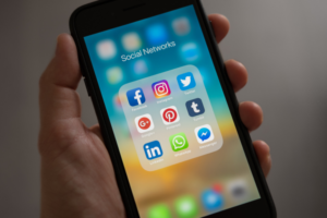 how to succeed on social media with iphone social media apps on iphone screen